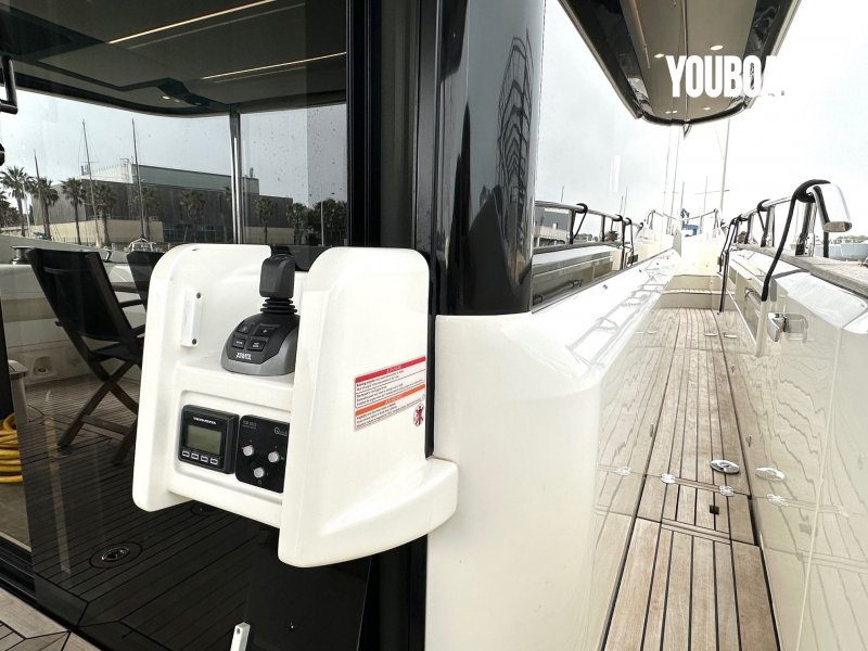 Absolute Navetta 52