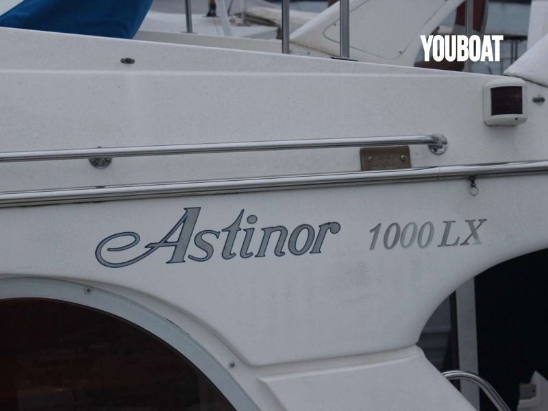 Astinor 1000 LX - 2x250ch Yanmar (Die.) - 10m - 2002 - 83.000 €