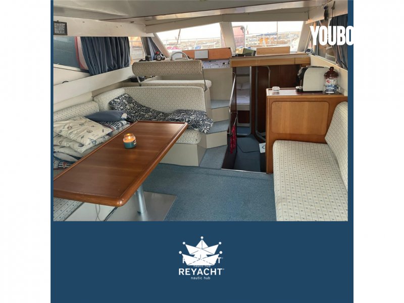 Azimut 35 Fly - 2x240hp Iveco (Die.) - 11.02m - 1987 - 59.000 €