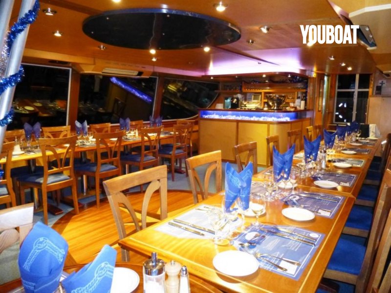 Bateau Passagers Bar Restaurant 75 Pax Luxe - 2x420PS TAMD 102 Volvo Penta (Die.) - 18.2m - 2000 - 399.000 €