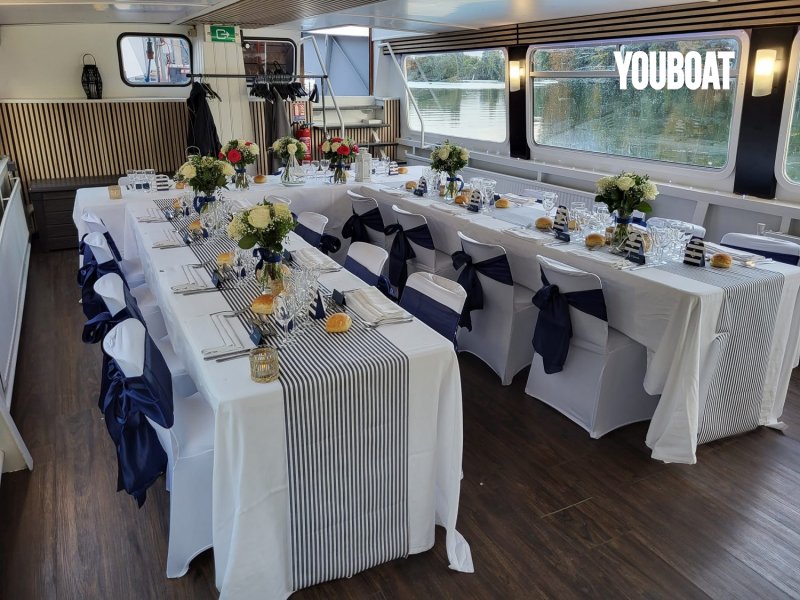 Bateau Restaurant Croisiere 150 Passagers - 2x275hp Volvo (Die.) - 35m - 1966 - 642.300 £