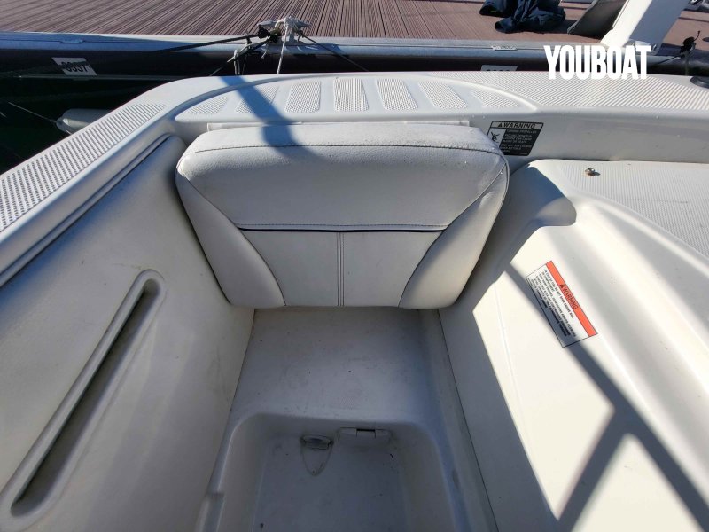 Bayliner 192 Discovery - 133ch 4 cylindres (Ess.) - 5.89m - 2010 - 14.500 €