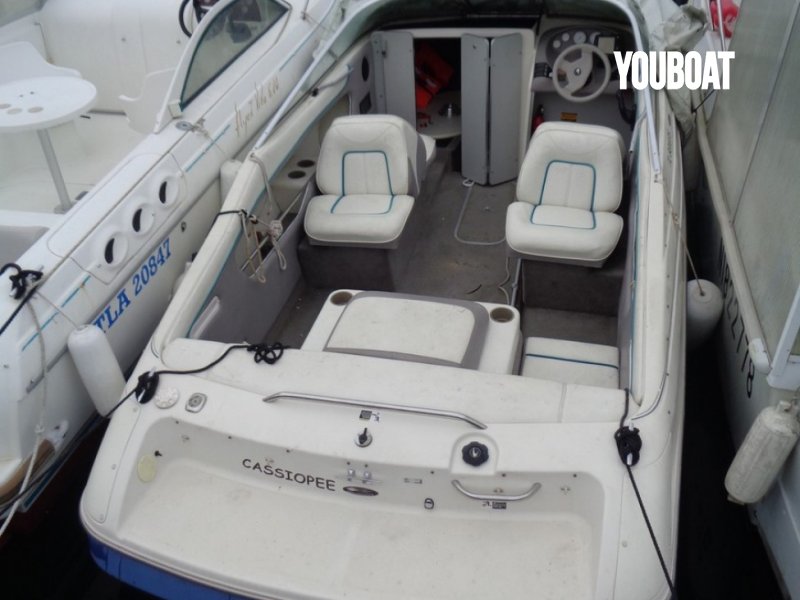 Bayliner Capri Cuddy 2052 - 145ch 3.0 LX Mercruiser (Ess.) - 6.04m - 1993 - 9.900 €