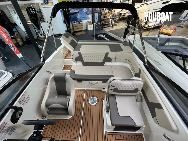 Bayliner VR5 Cuddy OB