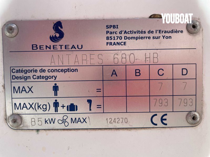 Beneteau Antares 6.80 - 115ch 4T Suzuki (Ess.) - 6.43m - 2014 - 36.000 €