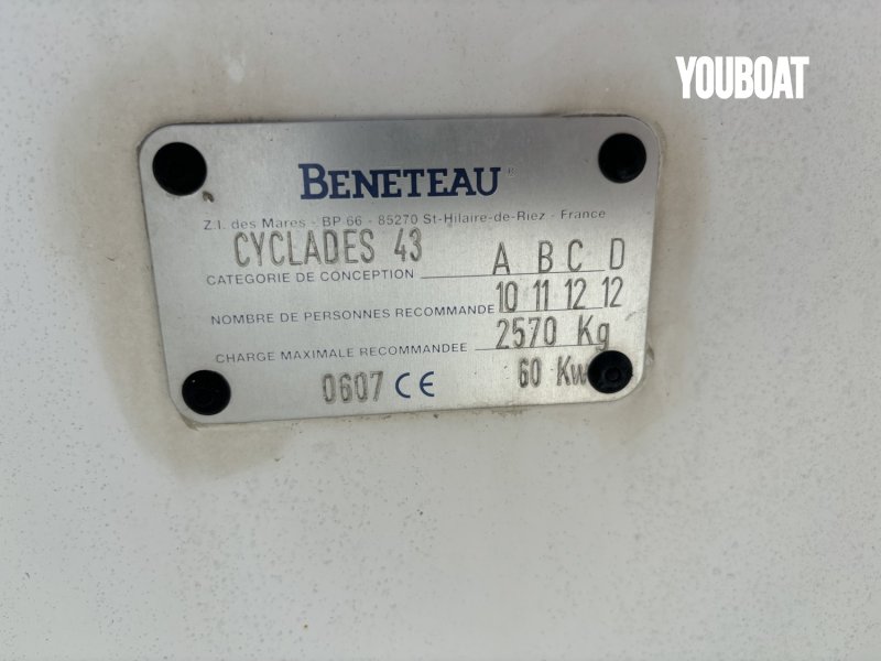 Beneteau Cyclades 43 - 53cv 4JH4E Yanmar (Die.) - 12.94m - 2005 - 114.900 €