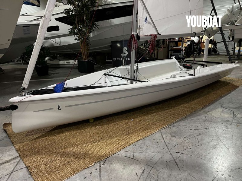 Beneteau First 14