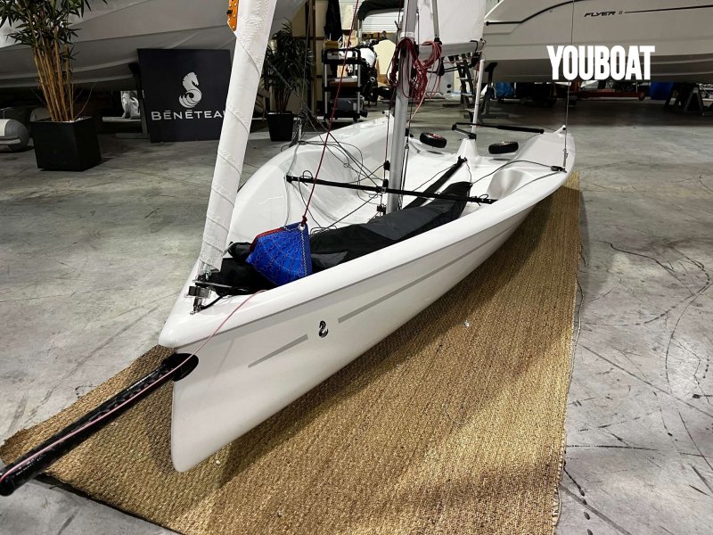Beneteau First 14