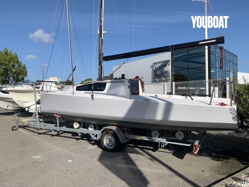 Beneteau First 24 SE