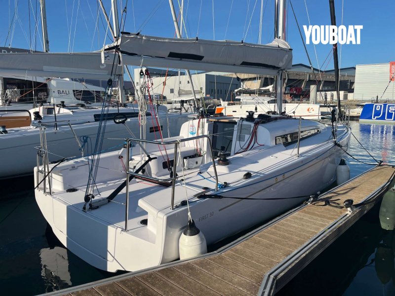 Beneteau First 30