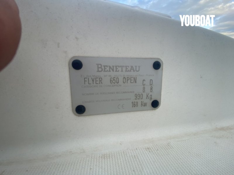 Beneteau Flyer 650 Open - 140ch Moteur réviser chaque année . Suzuki (Ess.) - 6.03m - 2003 - 21.500 €