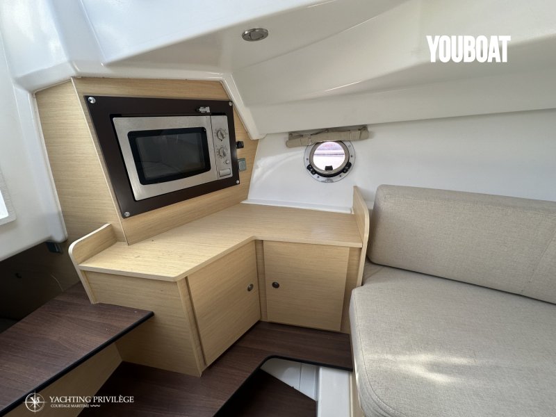 Beneteau Flyer 850 Sun Deck - 2x200hp Réservoir : 400 L Mercury (Ben.) - 7.99m - 2013 - 54.000 €