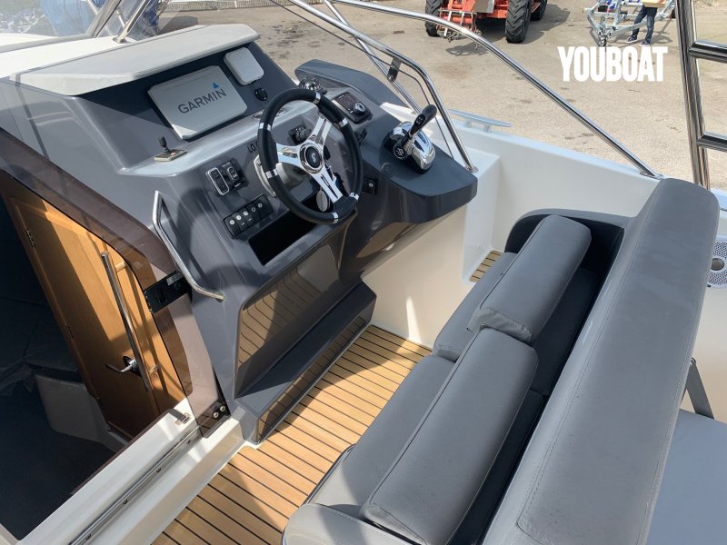 Beneteau Flyer 8.8 SUNdeck