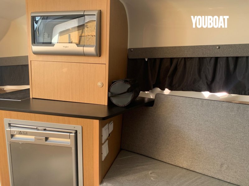 Beneteau Flyer 8.8 SUNdeck