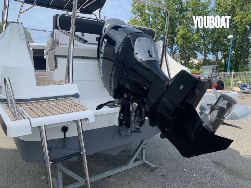 Beneteau Flyer 8.8 SUNdeck