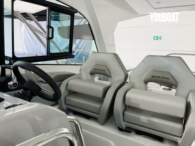 Beneteau Gran Turismo 32 - 2x270hp MERCRUISER 270CV (2) V6 DIESEL Z DRIVE CON JOYSTICK (Die.) - 9.95m - 2023 - 308.304 £
