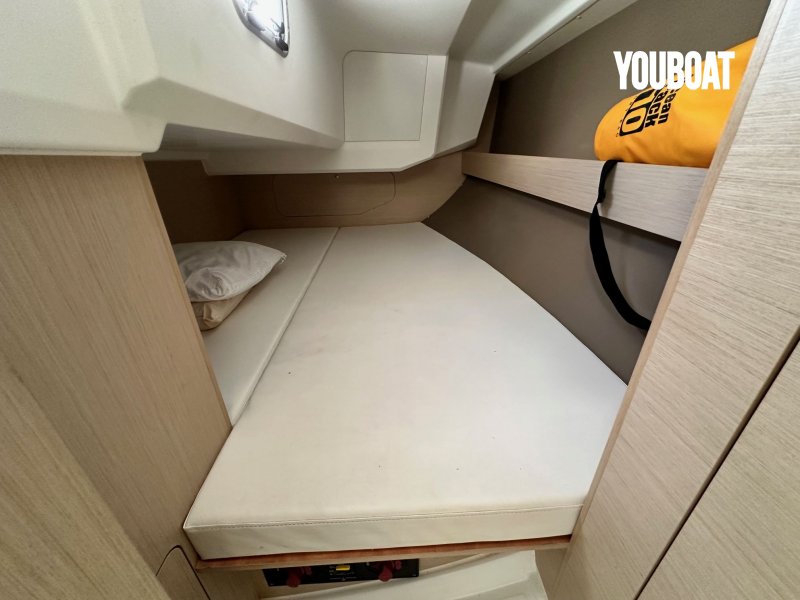 Beneteau Oceanis 30.1
