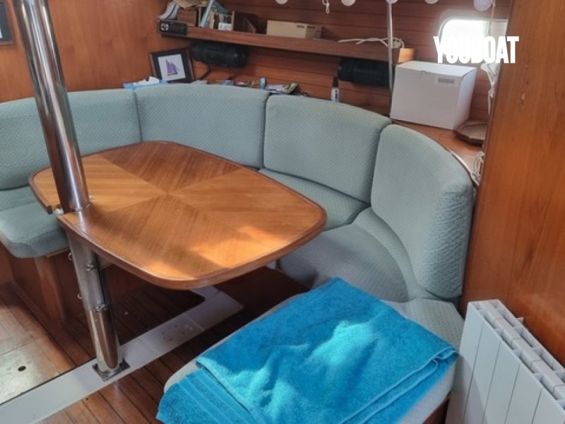 Beneteau Oceanis 351