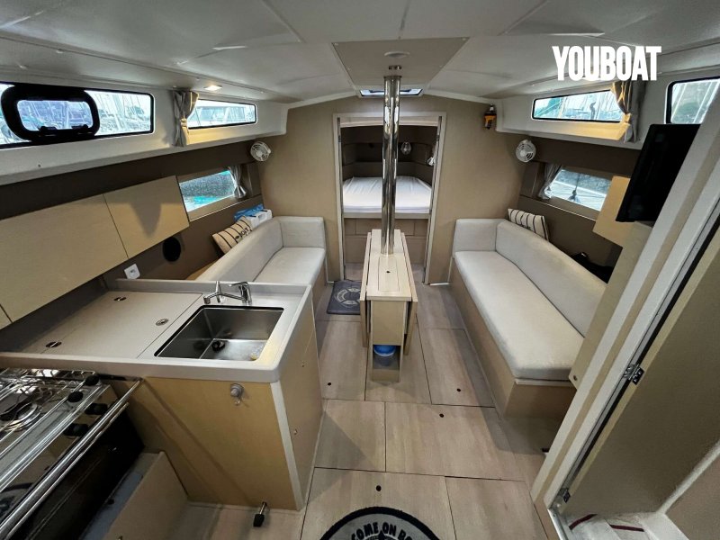 Beneteau Oceanis 38.1