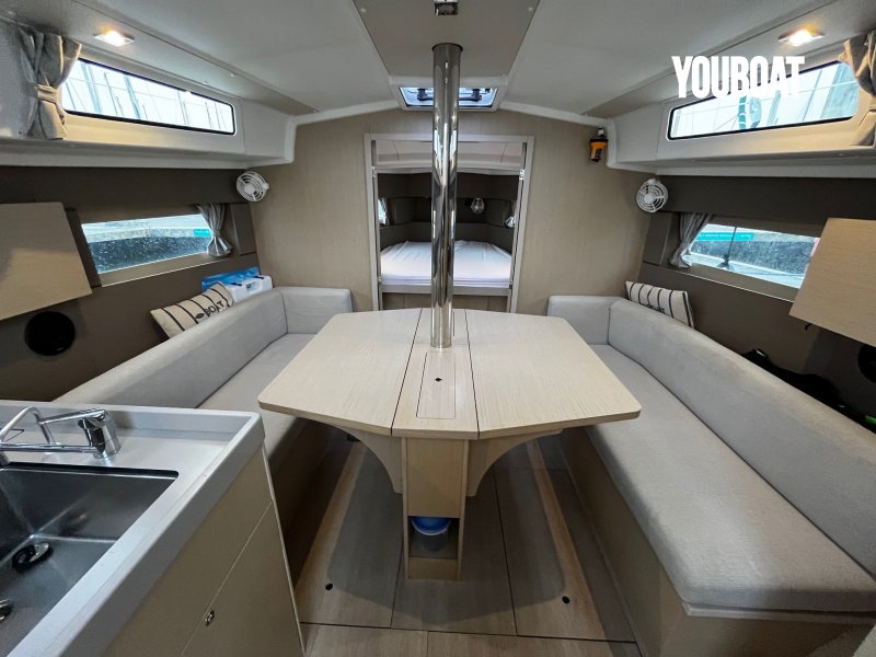 Beneteau Oceanis 38.1