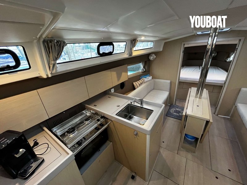 Beneteau Oceanis 38.1