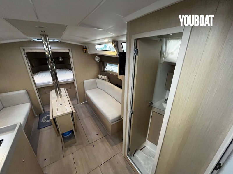 Beneteau Oceanis 38.1