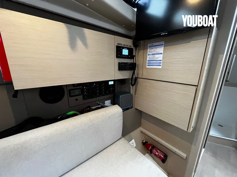 Beneteau Oceanis 38.1