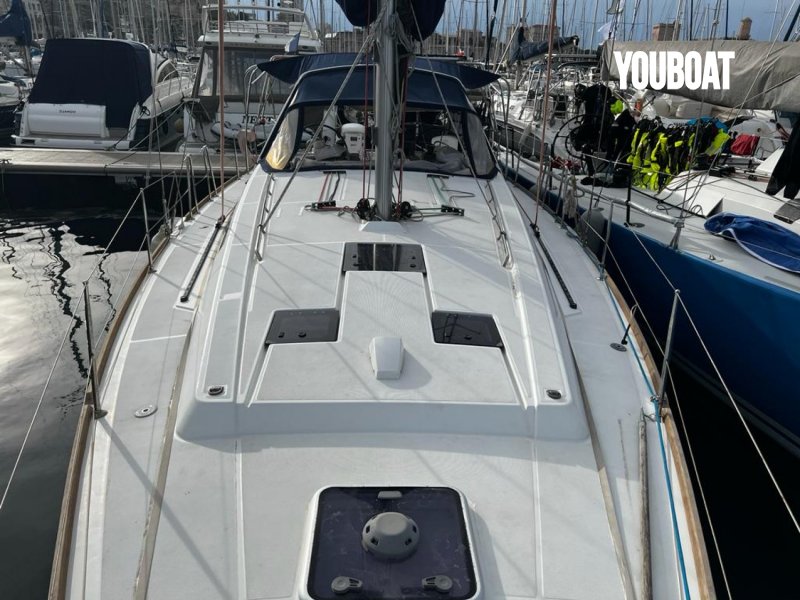 Beneteau Oceanis 41 - 40ch Yanmar (Die.) - 11.98m - 2015 - 145.000 €