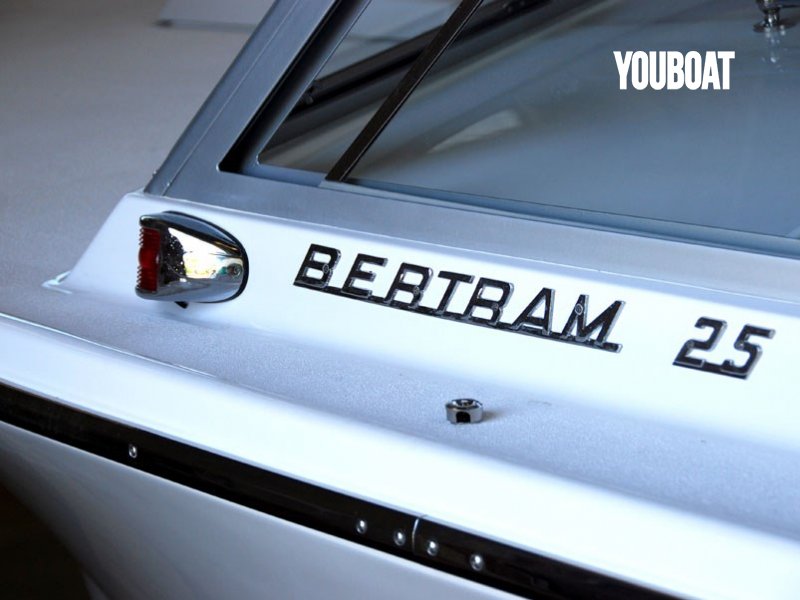 Bertram 25 Hard Top - 2x260hp EFB Mercruiser (Ben.) - 7.65m - 1966 - 78.000 €