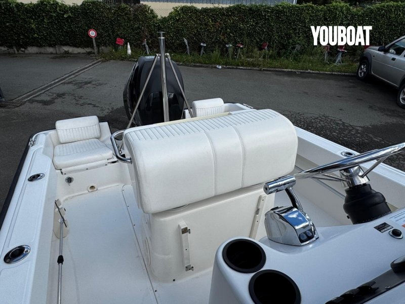 Boston Whaler 190 Outrage