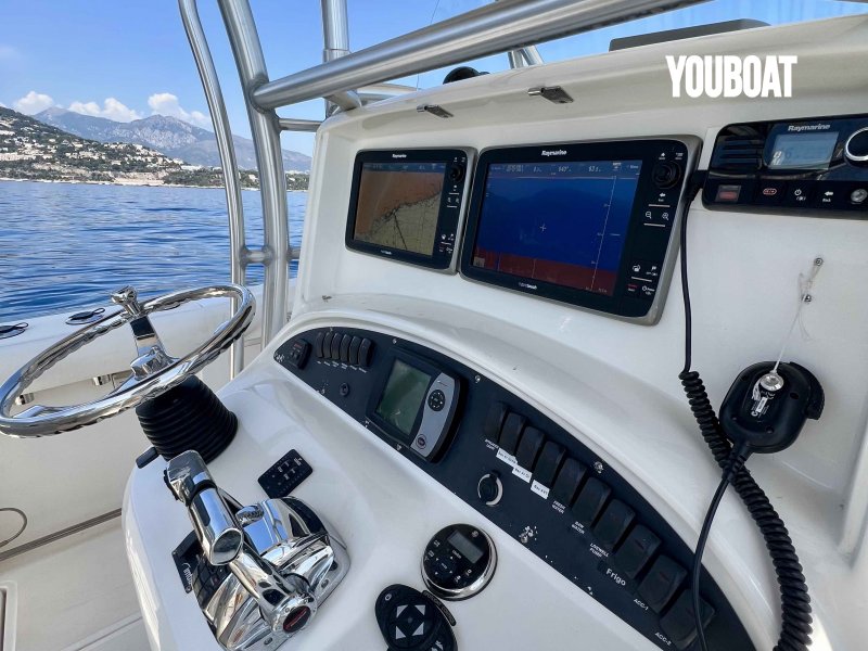 Boston Whaler 320 Outrage