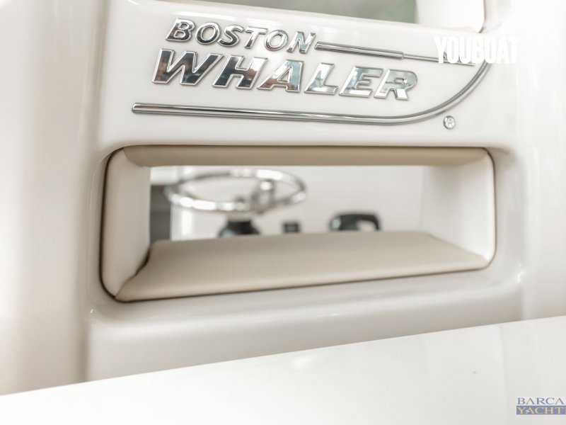 Boston Whaler 380 Outrage