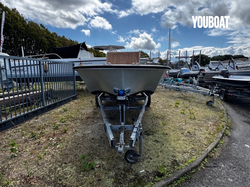 Boston Whaler Sakonnet 17