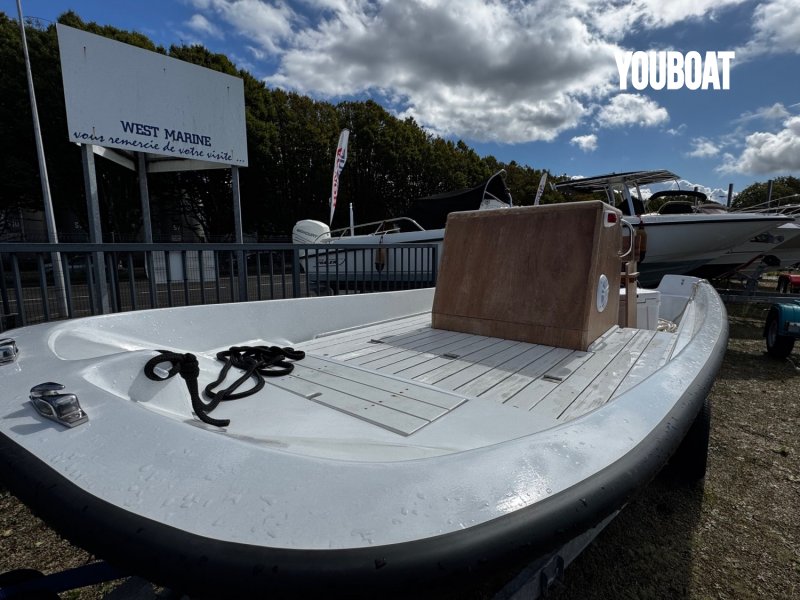 Boston Whaler Sakonnet 17