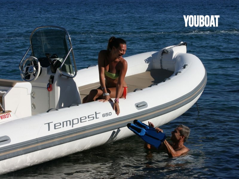 Capelli Tempest 650 Open - 150ch DF150APX Mandos Electronicos Suzuki (Ess.) - 6.55m - 2024 - 59.672 €