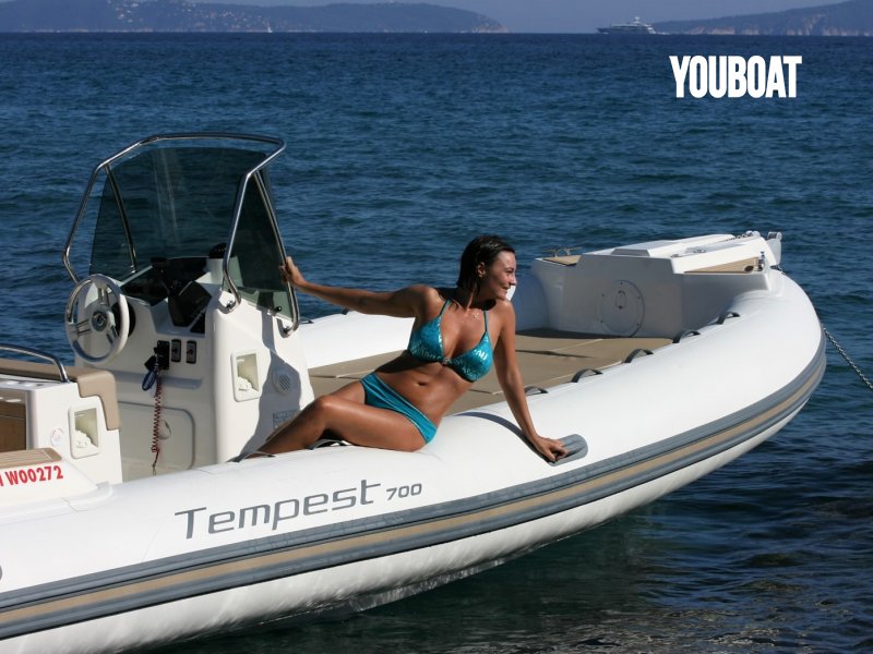 Capelli Tempest 700 - 175ch F175AETX Yamaha (Ess.) - 7.15m - 2024 - 70.210 €