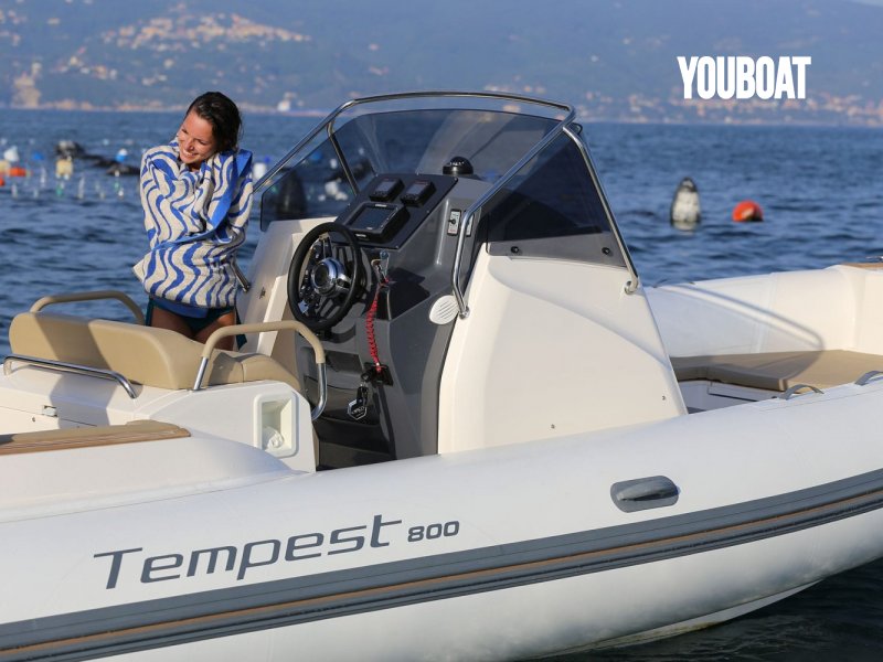 Capelli Tempest 800 - 250ch Mono commande et direction électrique Yamaha (Ess.) - 7.97m - 2024 - 116.750 €