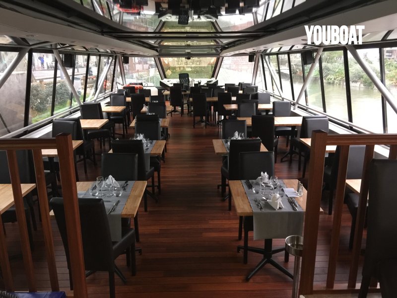 Bateau Passagers Croisiere Restaurant 100 Pax - 2x90PS OM314 Mercedes (Die.) - 28.5m - 1990 - 250.000 €