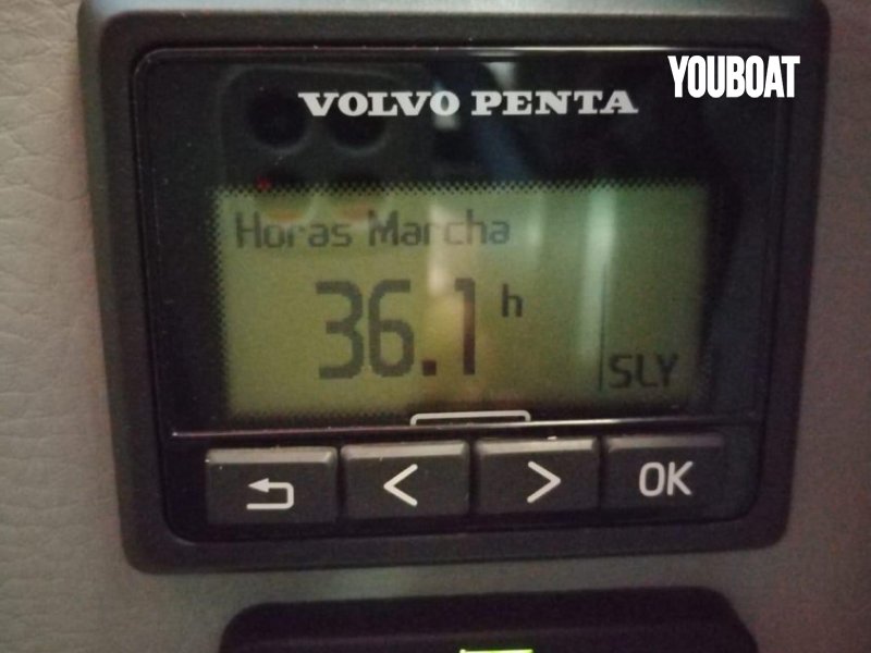 Cobalt R6 - 350hp V8 Volvo Penta - 8m - 2022 - 119.040 £