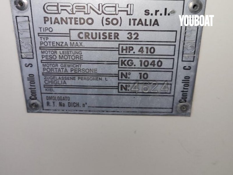 Cranchi Cruiser 32 - 2x260ch REMOTORISATION EN 1996 Mercruiser (Ess.) - 10.5m - 1988 - 39.500 €