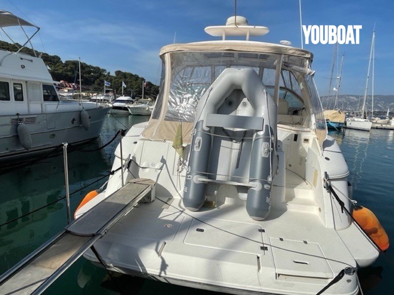 Cruisers Yachts 4370 Express - 2x960ch TAMD 75 D (Die.) - 14.3m - 2003 - 145.000 €