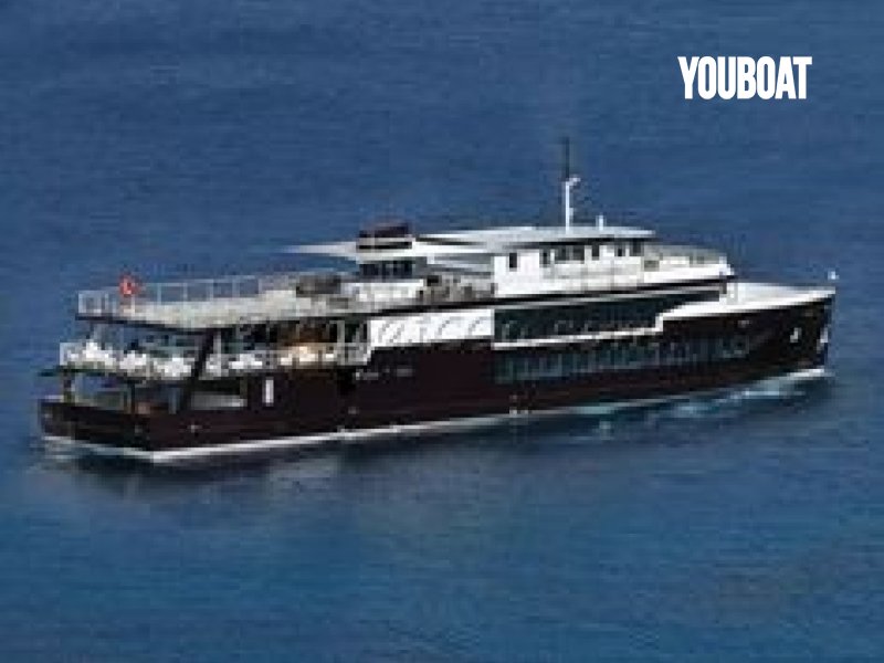 Custom Cruise Boat - 3x800Motor gücü(hp) Doosan (Diz.) - 45m - 2010 - 191.419.800 ₺