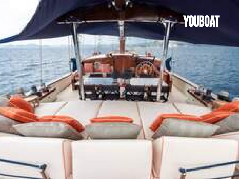 Custom Sailing Yacht - 360Motor gücü(hp) Iveco (Diz.) - 24m - 1993 - 55.685.760 ₺