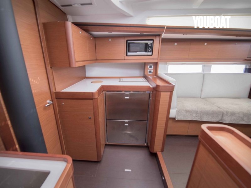 Dufour 520 Grand Large - 75ch D2-75 Volvo (Die.) - 14.75m - 2018 - 330.000 €