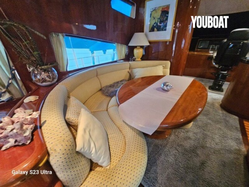 Elegance Yachts 70 - 2x1368ch (Die.) - 22m - 1997 - 450.000 €