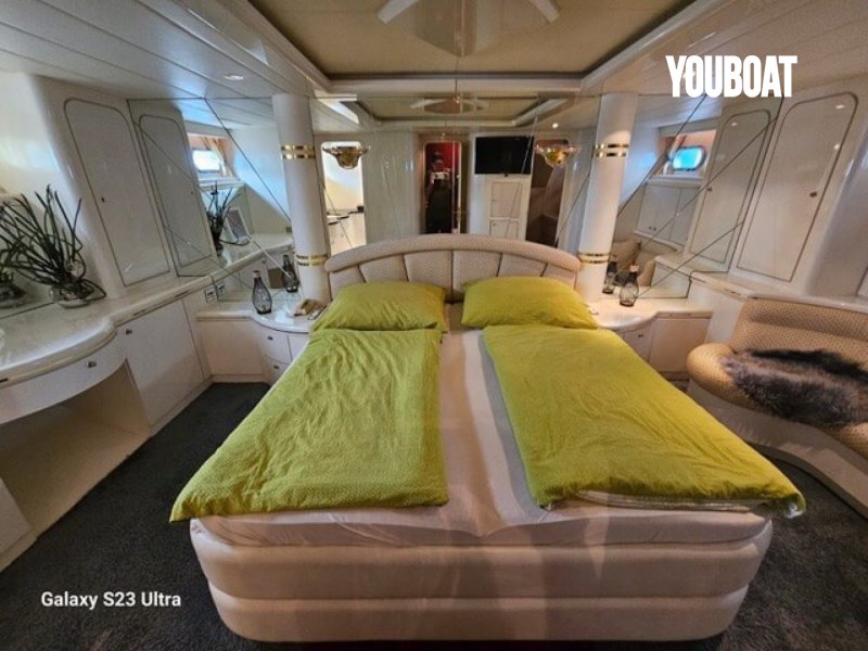 Elegance Yachts 70 - 2x1368cv (Die.) - 22m - 1997 - 450.000 €
