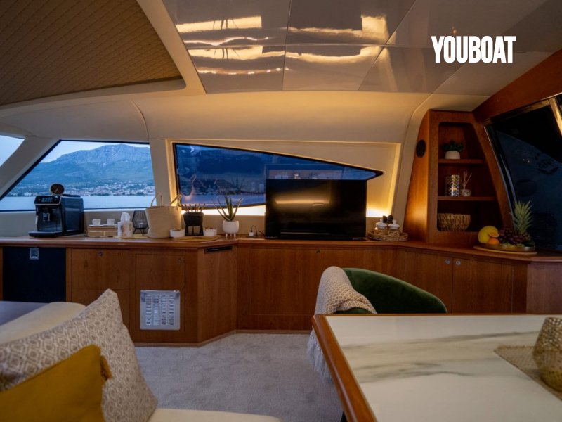 Fashion Yachts 68 - 2x1550ch MTU (Die.) - 21.8m - 2008 - 730.000 €