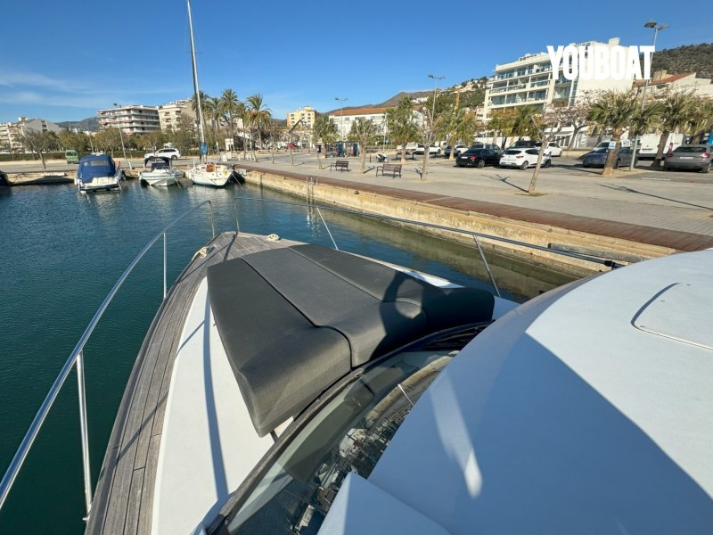 Fjord 40 Cruiser - 2x370Motor gücü(hp) D6-370 (IPS500) Volvo Penta (Diz.) - 11.99m - 2007 - 7.735.641 ₺