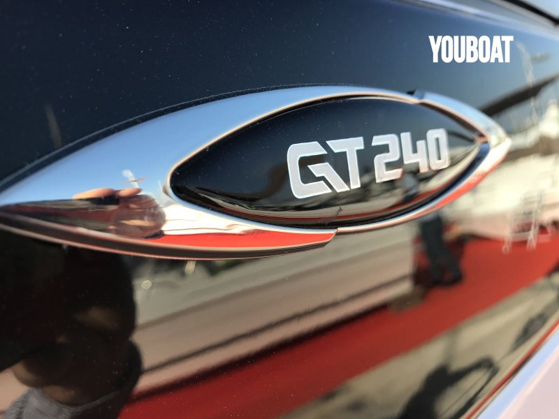 Glastron GT 240 - 300ch G2 Evinrude (Ess.) - 7.32m - 2017 - 59.990 €