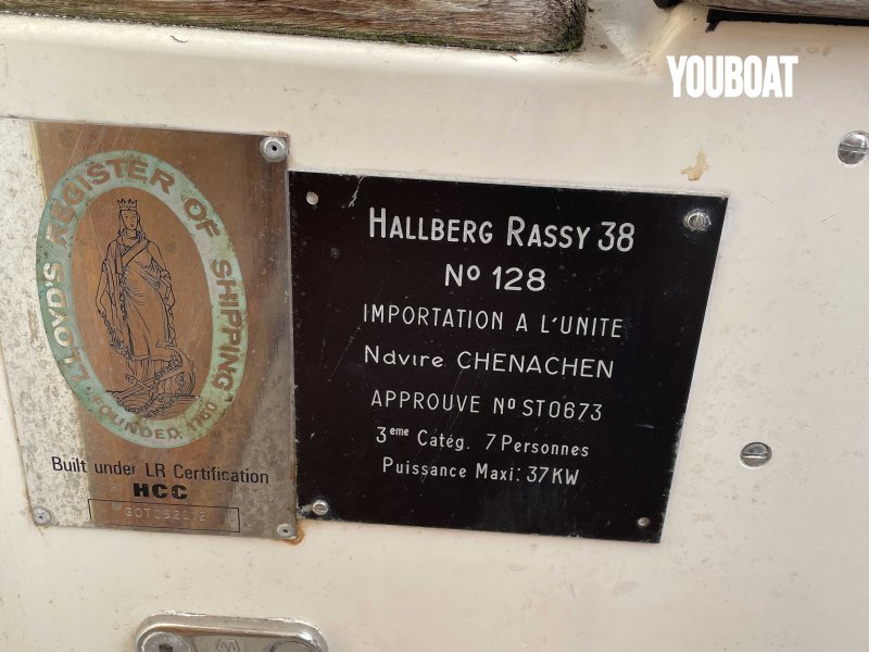 Hallberg Rassy 38 - 55ch 55/2d Volvo Penta (Die.) - 11.57m - 1981 - 79.000 €